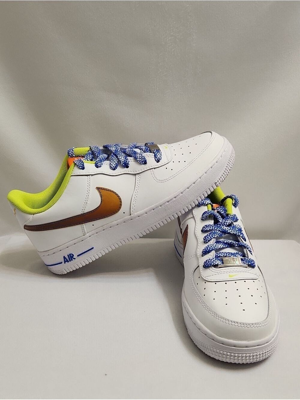 Nike AF1 LV8 White Low-Top Sneakers (Kids Size 5Y)